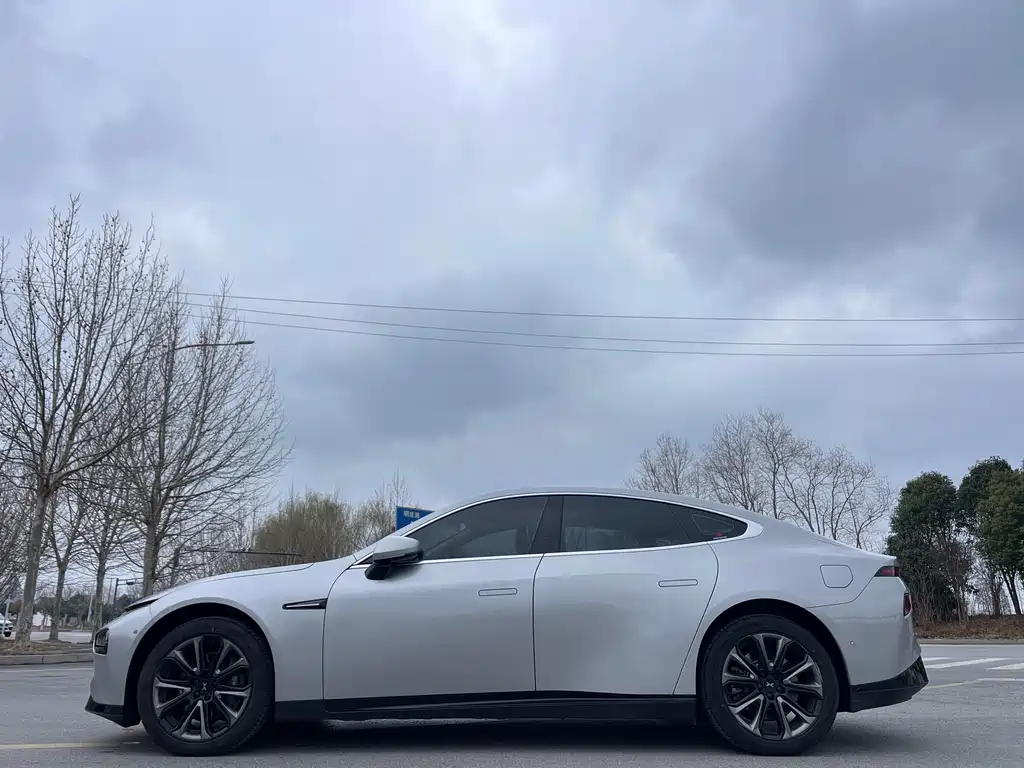 Xpeng P7 2022 model 670N+ купить на сайте DeffCars