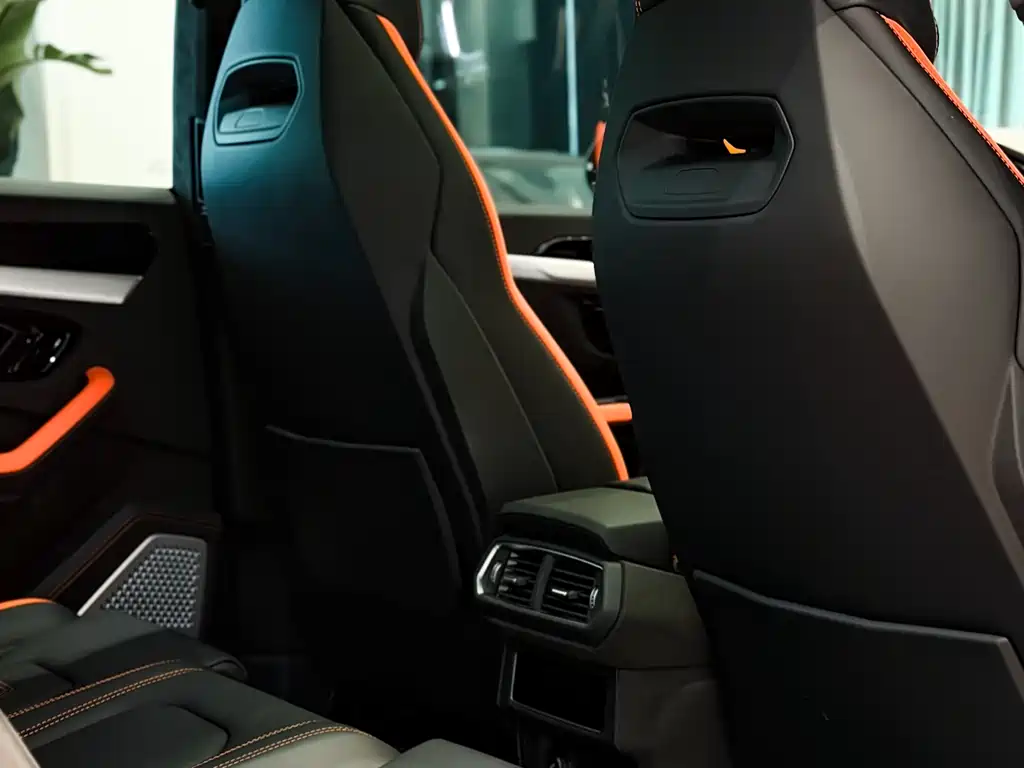 Urus SE 2026 4.0T Standard Edition купить на сайте DeffCars