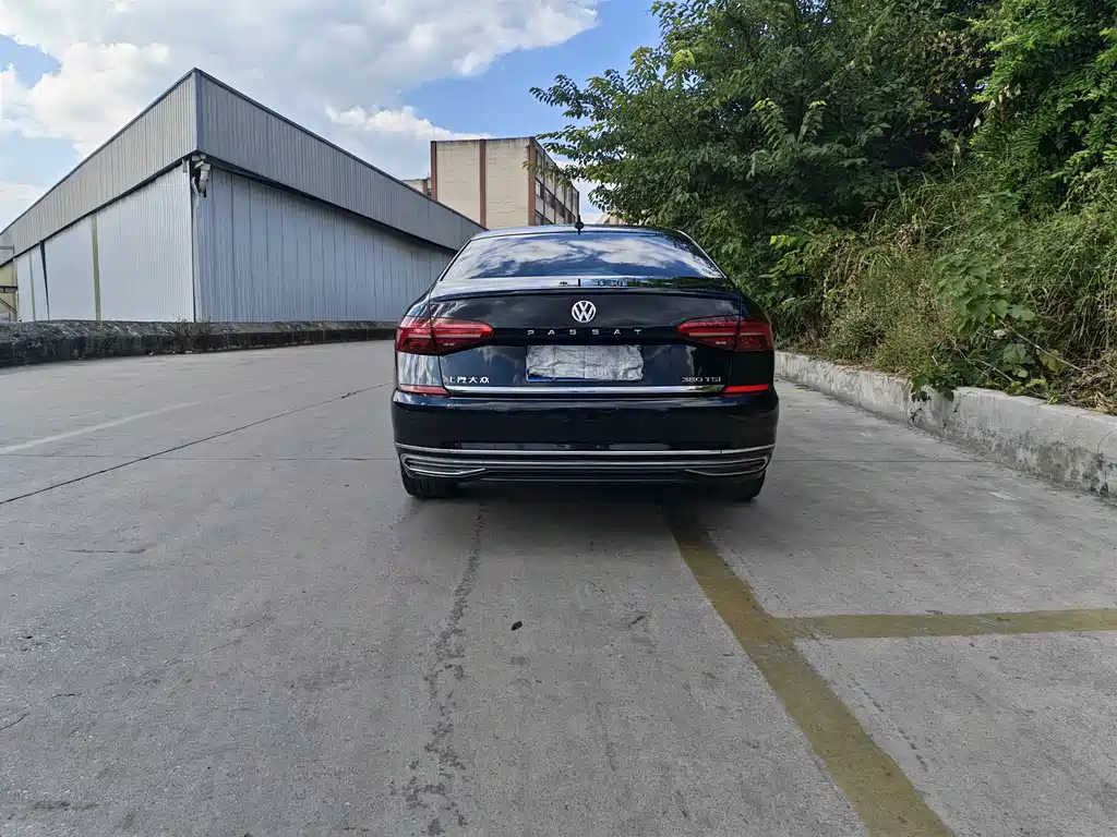 Passat 2019 380TSI Deluxe Edition National VI купить на сайте DeffCars
