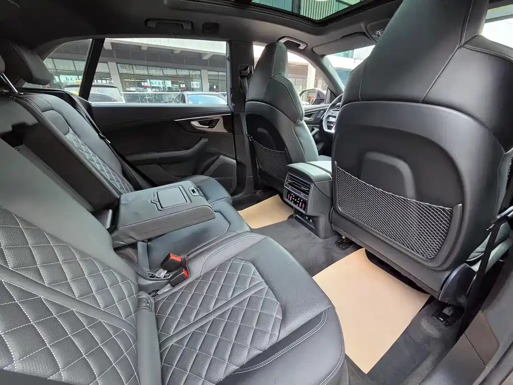Audi Q8 2019 55 TFSI exclusive dynamic model купить на сайте DeffCars