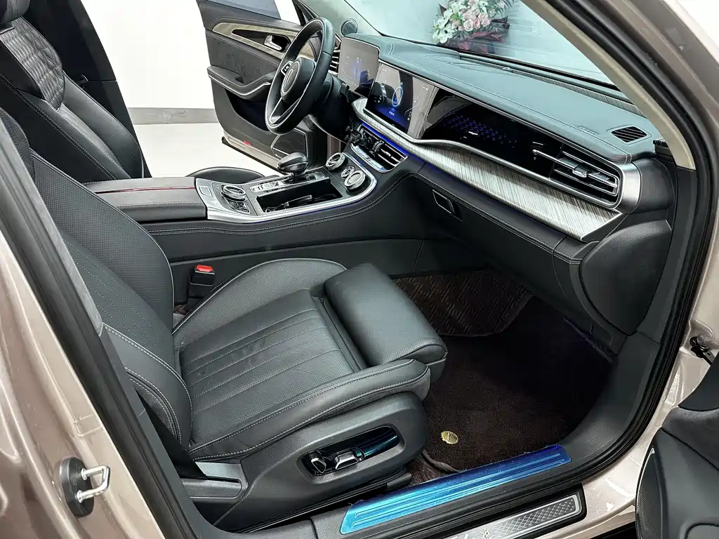 Hongqi H9 2022 3.0T Zhilian Qiling four-seater version купить на сайте DeffCars