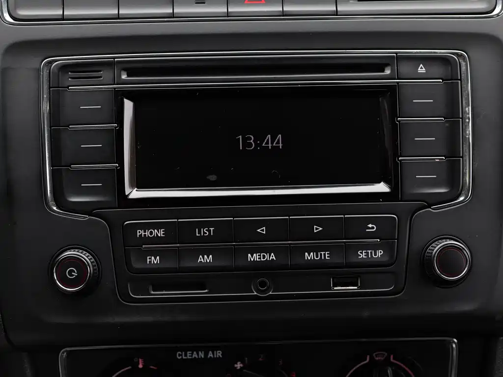 Polo 2016 1.6L automatic comfort model купить на сайте DeffCars
