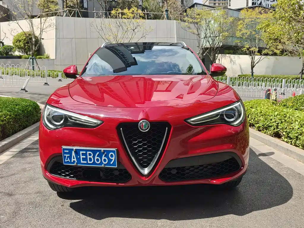 Stelvio 2017 2.0T 200HP Deluxe Edition купить на сайте DeffCars