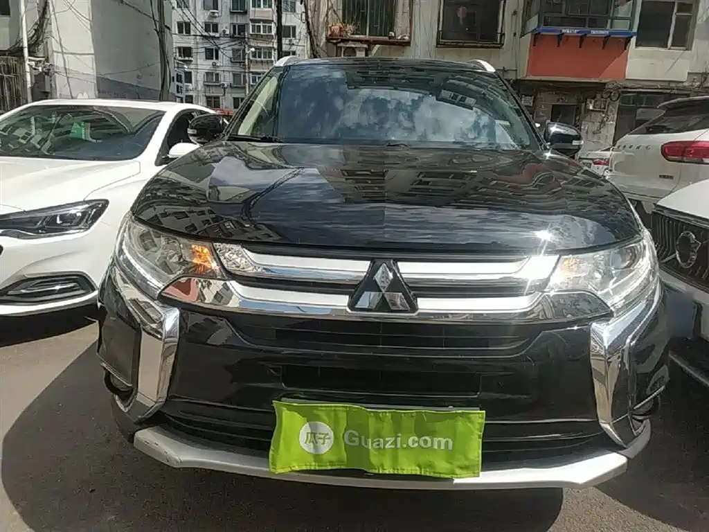 Outlander 2018 2.0L 2WD Honor Edition 5 seats купить на сайте DeffCars