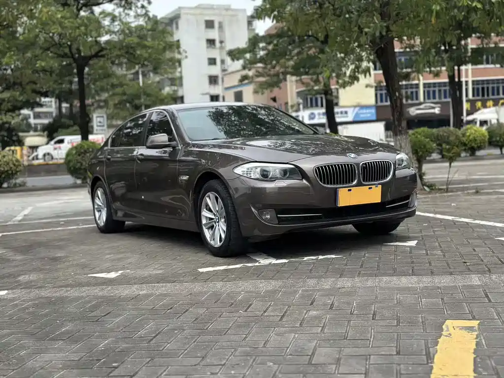 BMW 5 Series 2013 525Li Luxury купить на сайте DeffCars