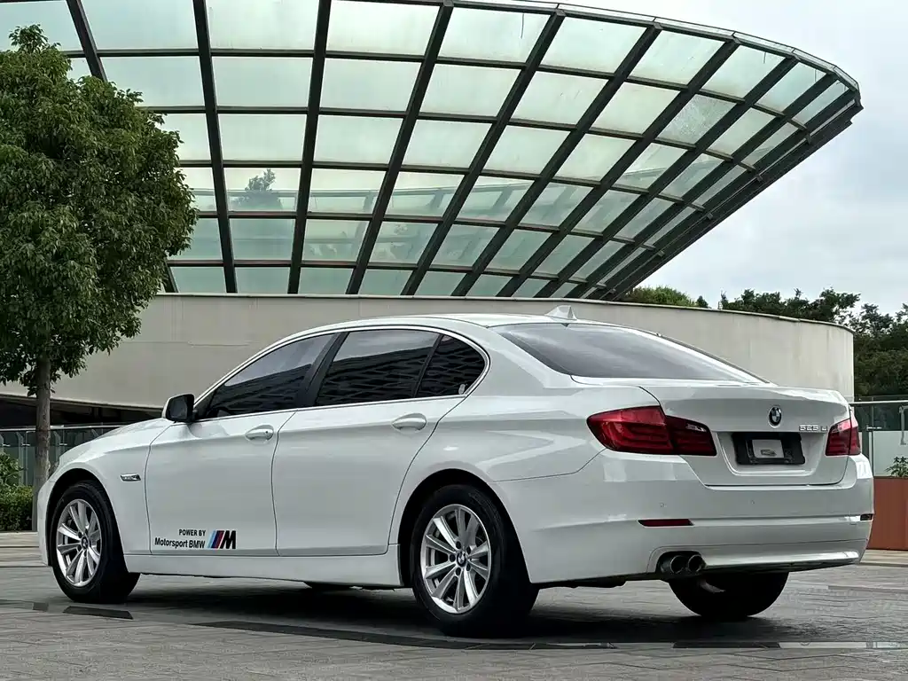 BMW 5 Series 2013 525Li Luxury Model купить на сайте DeffCars