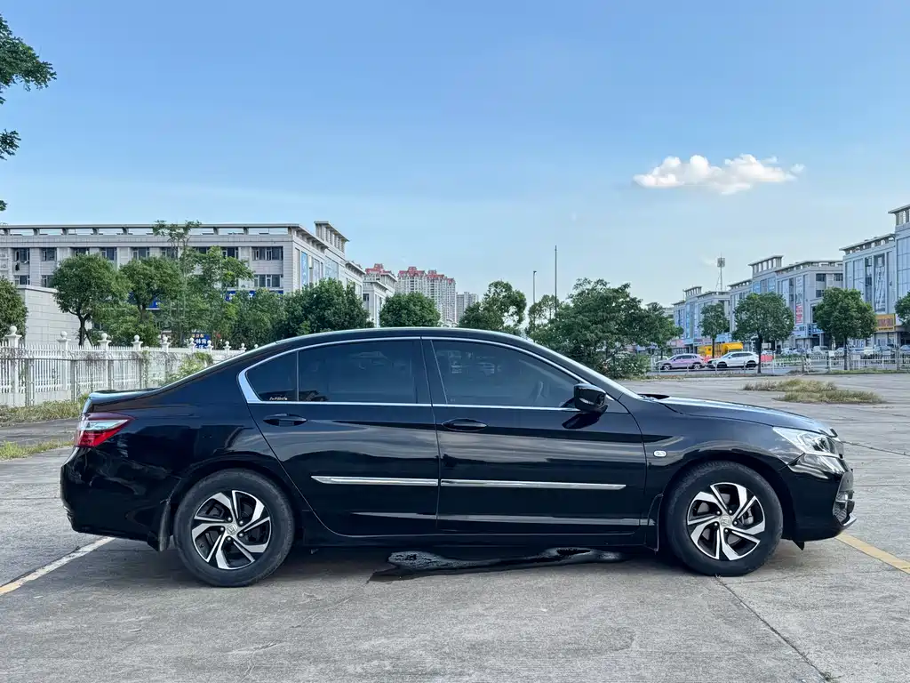 Accord 2016 2.0L Comfort Edition купить на сайте DeffCars