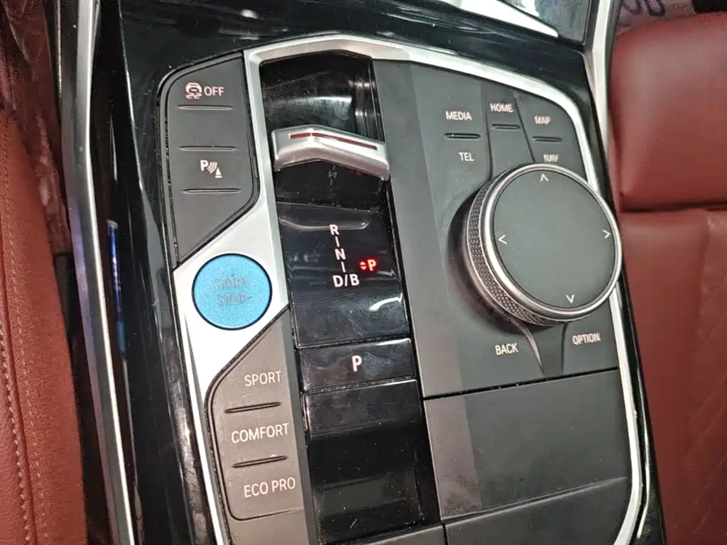 BMW i3 2024 eDrive 35 L купить на сайте DeffCars