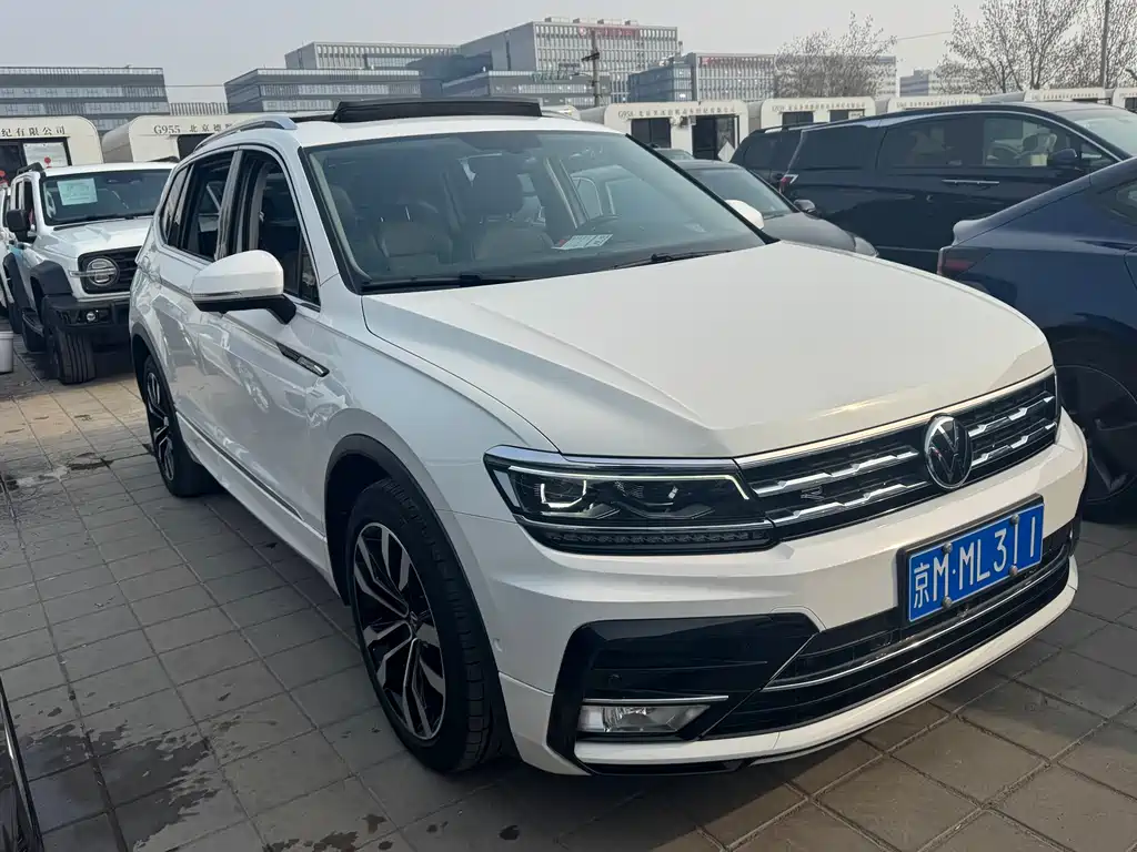 Tiguan L 2021 380TSI automatic four-wheel drive R-Line 7-seater version купить на сайте DeffCars