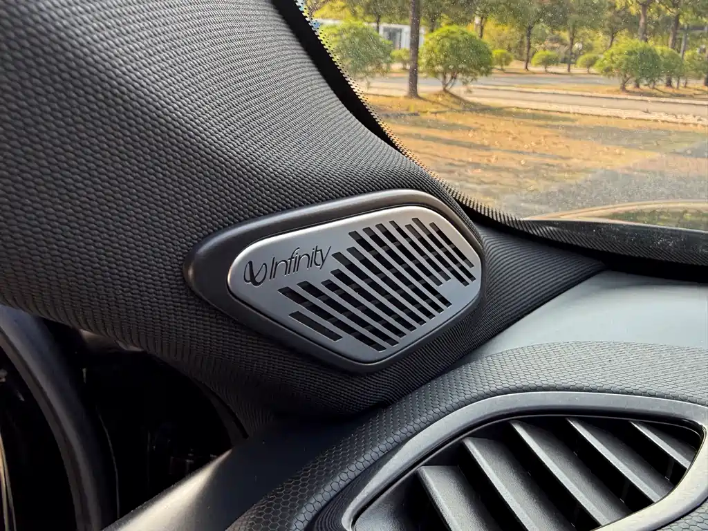 Lynk & Co 03 2022 1.5TD DCT Pro купить на сайте DeffCars