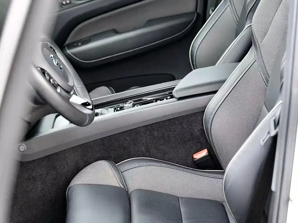 Volvo XC60 2021 T5 four-wheel drive Zhiyuan Sport Edition купить на сайте DeffCars