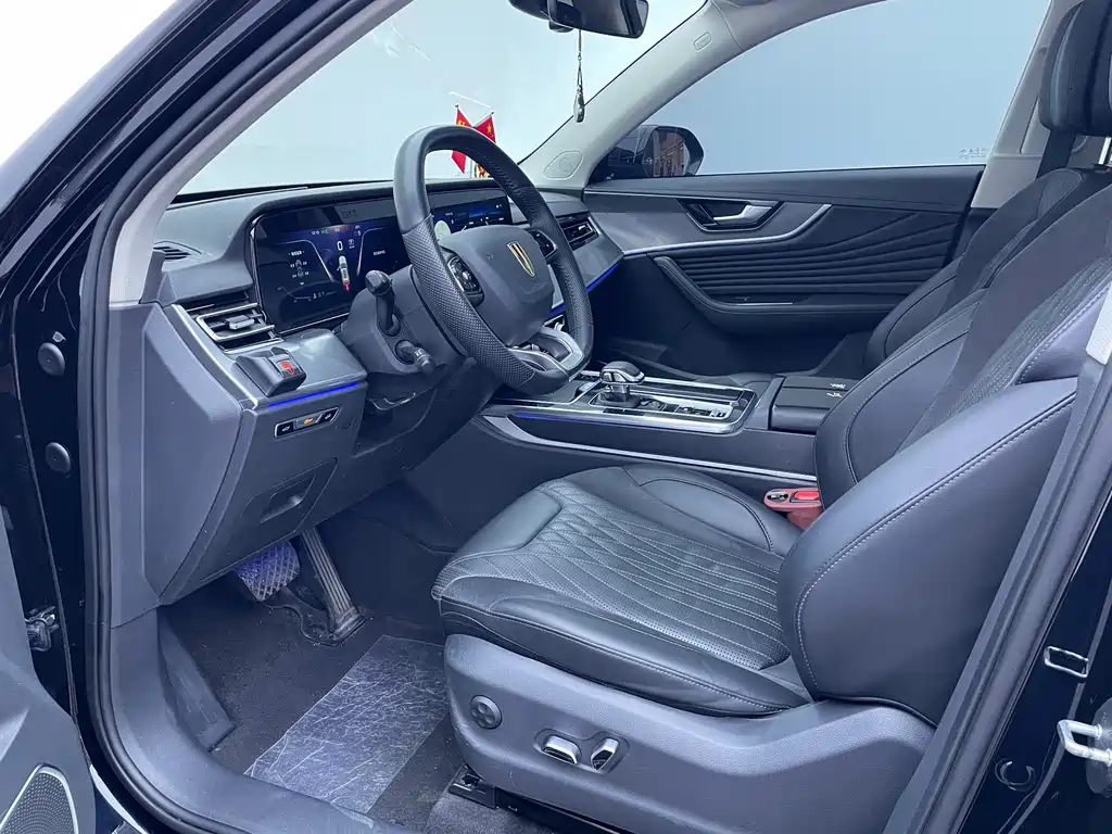 Hongqi HS5 2023 2.0T Qixiang Pro version купить на сайте DeffCars