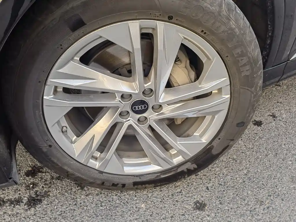 Audi Q7 2023 45 TFSI quattro S line sports купить на сайте DeffCars