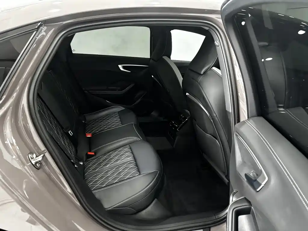 Audi A5L 2026 2.0T Sports Edition Plus купить на сайте DeffCars