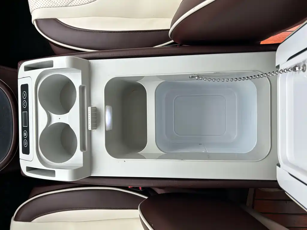 Vito 2018 2.0T Business Edition National V купить на сайте DeffCars