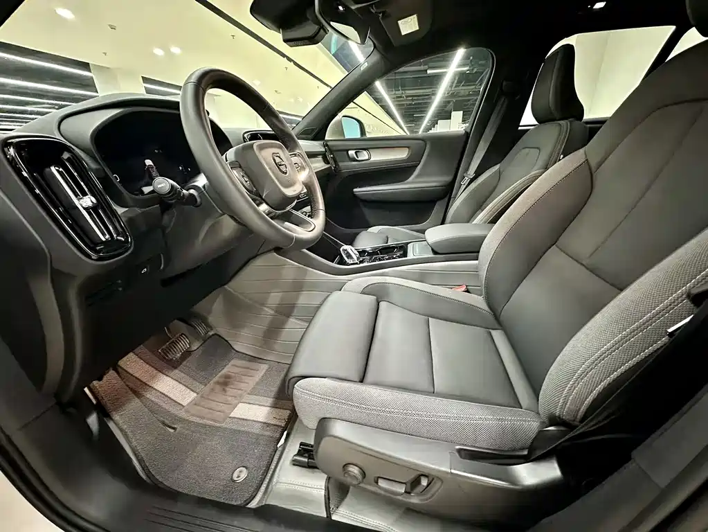 Volvo XC40 2024 B3 Zhiyuan Luxury Edition купить на сайте DeffCars