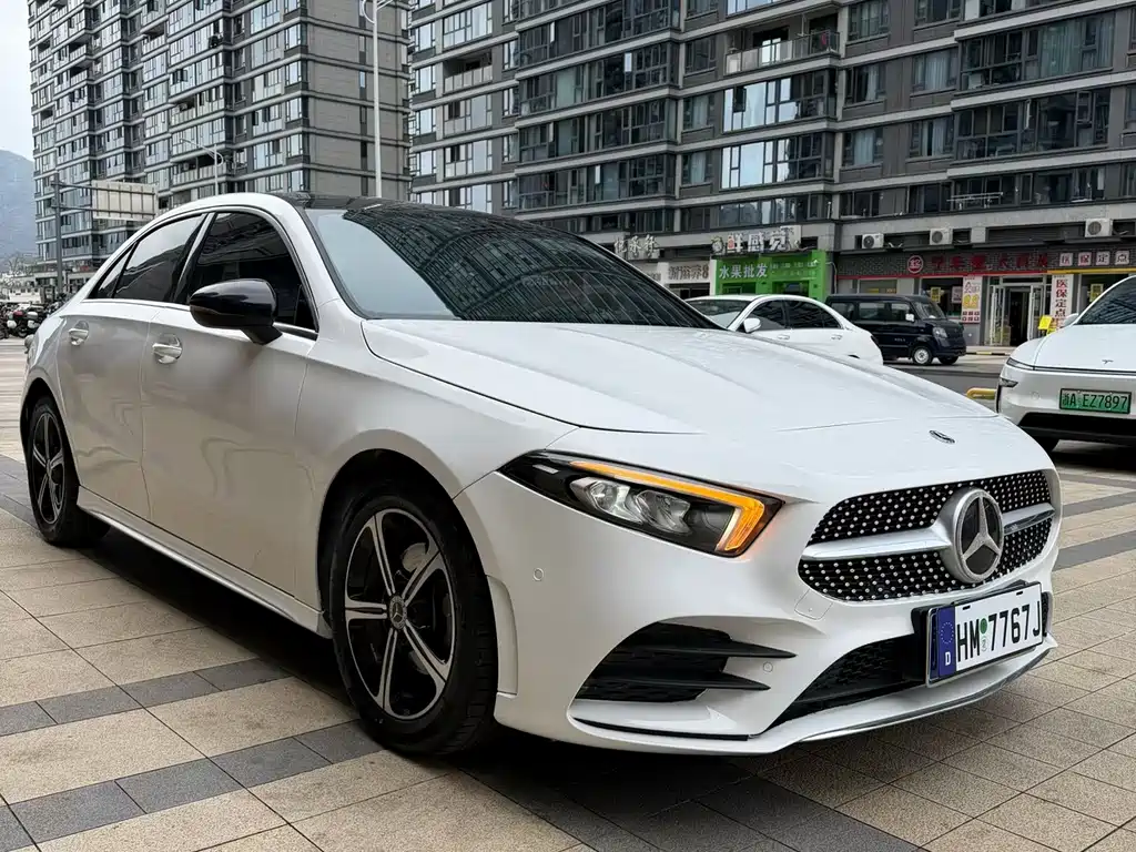 Mercedes-Benz A-Class 2022 Facelift A 200 L Sports Sedan Fashionable купить на сайте DeffCars