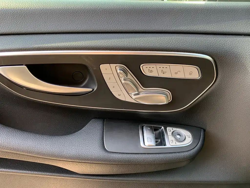 Mercedes-Benz V-Class 2022 V 260 Premium Edition купить на сайте DeffCars