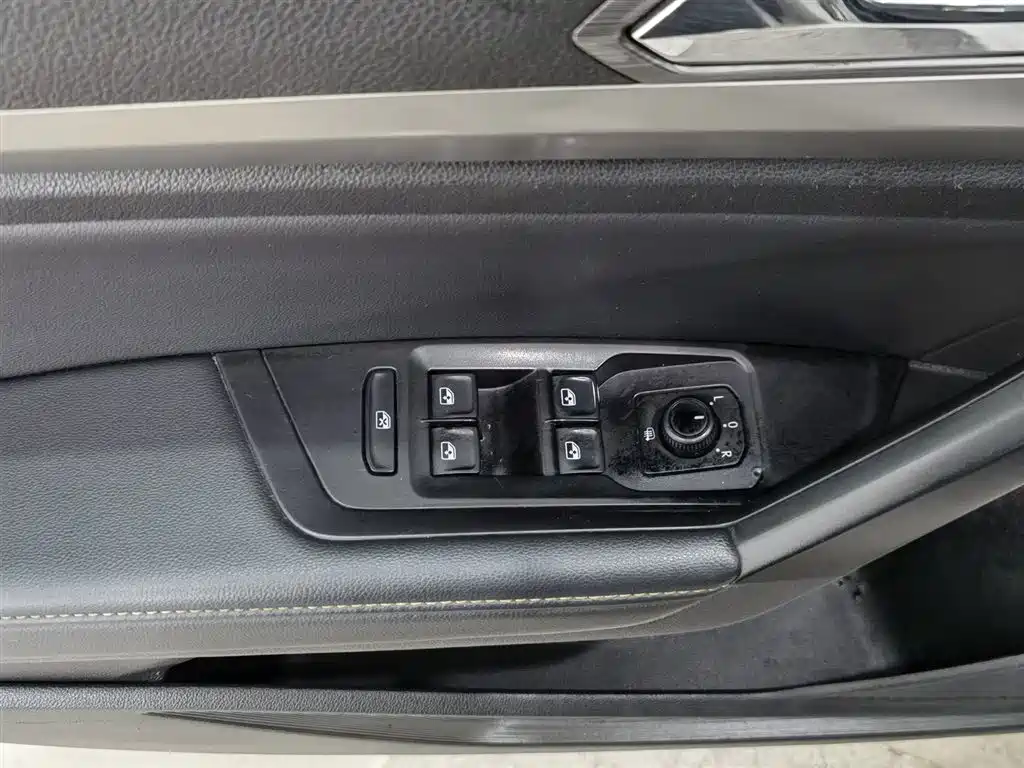 Lavida 2018 280TSI DSG Comfort Edition National V купить на сайте DeffCars