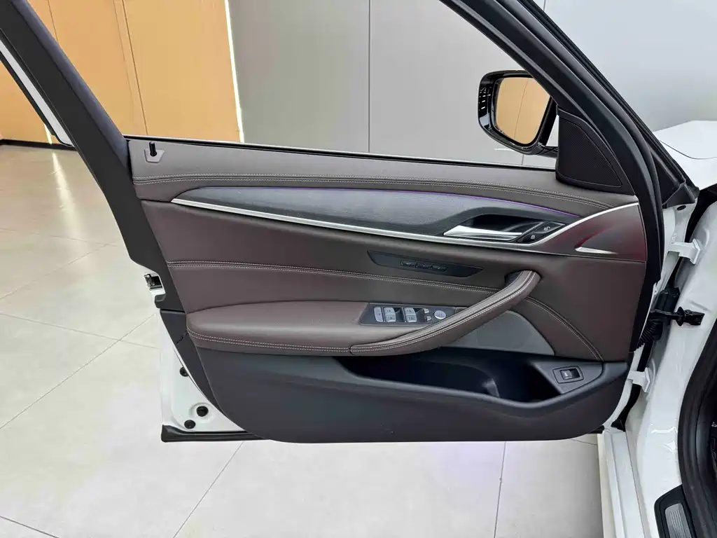 BMW 5 Series 2022 530Li xDrive M Sports Package купить на сайте DeffCars
