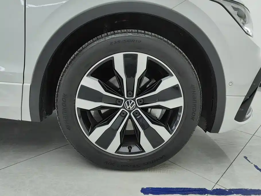 Tiguan L 2024 330TSI automatic two-wheel drive R-Line version купить на сайте DeffCars