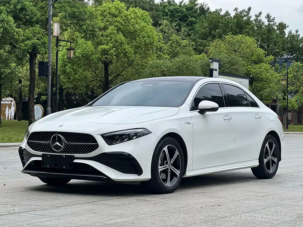 Mercedes-Benz A-Class 2024 A 200 L Fashion купить на сайте DeffCars