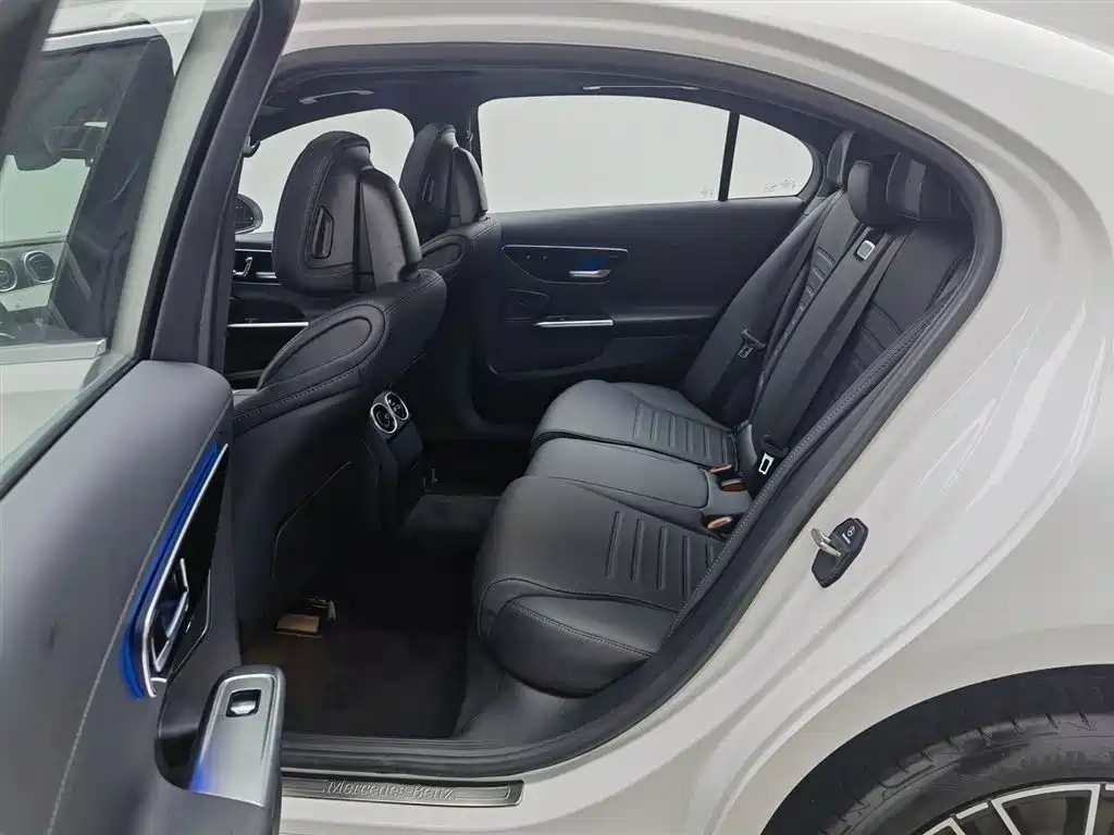 奔驰C级 2025款 改款 C 200 L 运动版 купить на сайте DeffCars