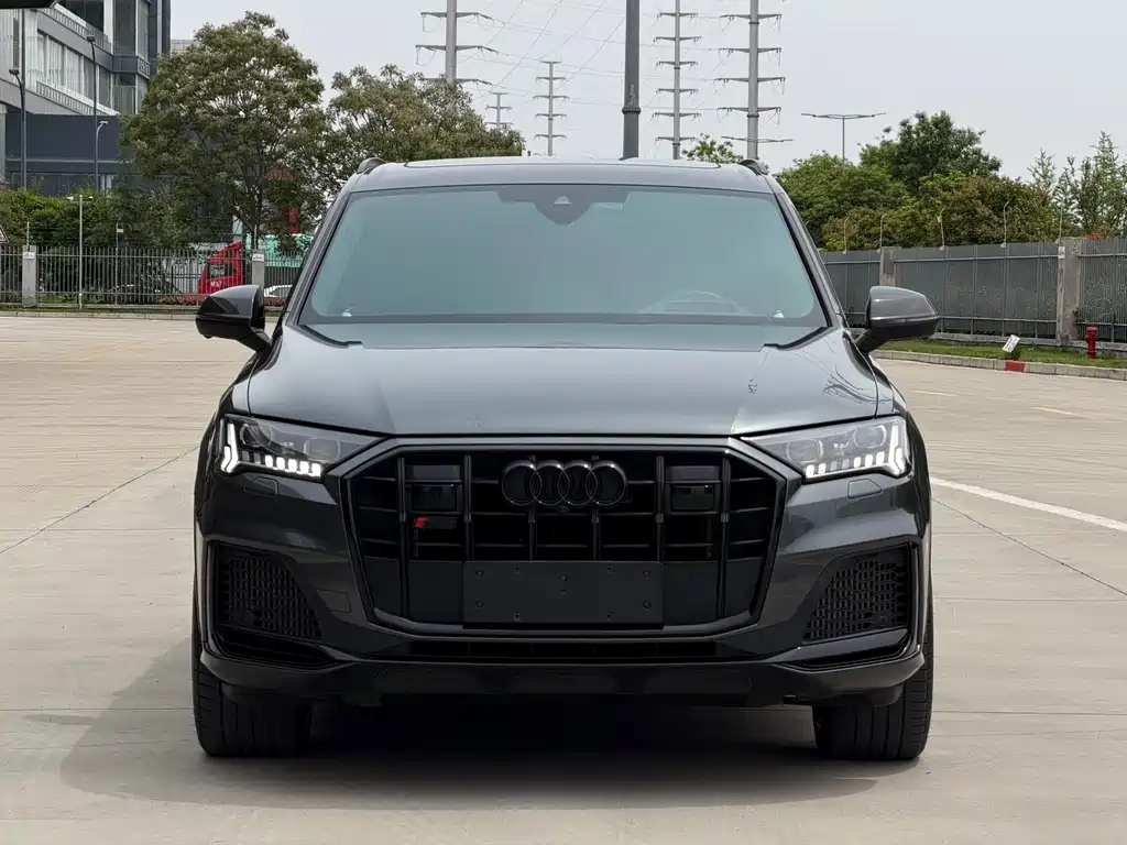 Audi SQ7 2024 4.0 TFSI Dark Knight Edition купить на сайте DeffCars