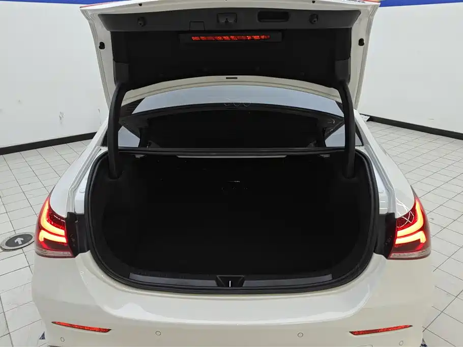 Mercedes-Benz A-Class 2022 Facelift Three A 200 L Sports Sedan Fashionable купить на сайте DeffCars