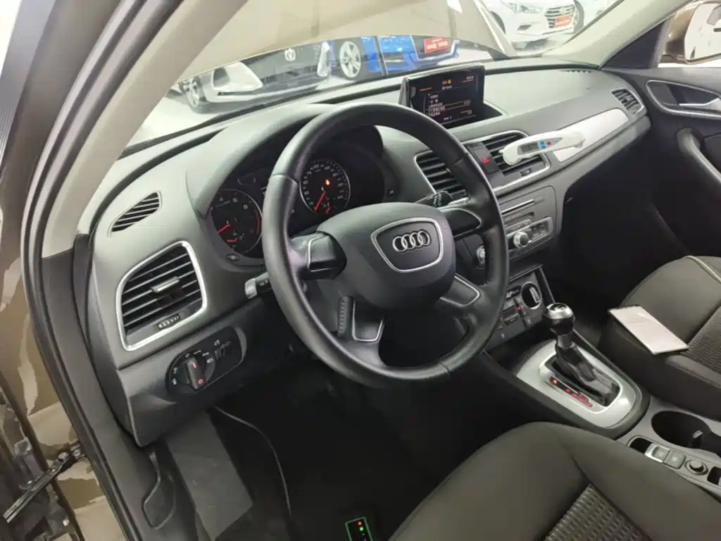 Audi Q3 2016 30 TFSI Standard Edition купить на сайте DeffCars