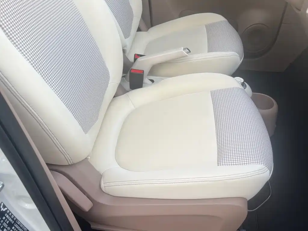 Hongguang MINIEV 2025 fourth generation four-door version advanced model купить на сайте DeffCars
