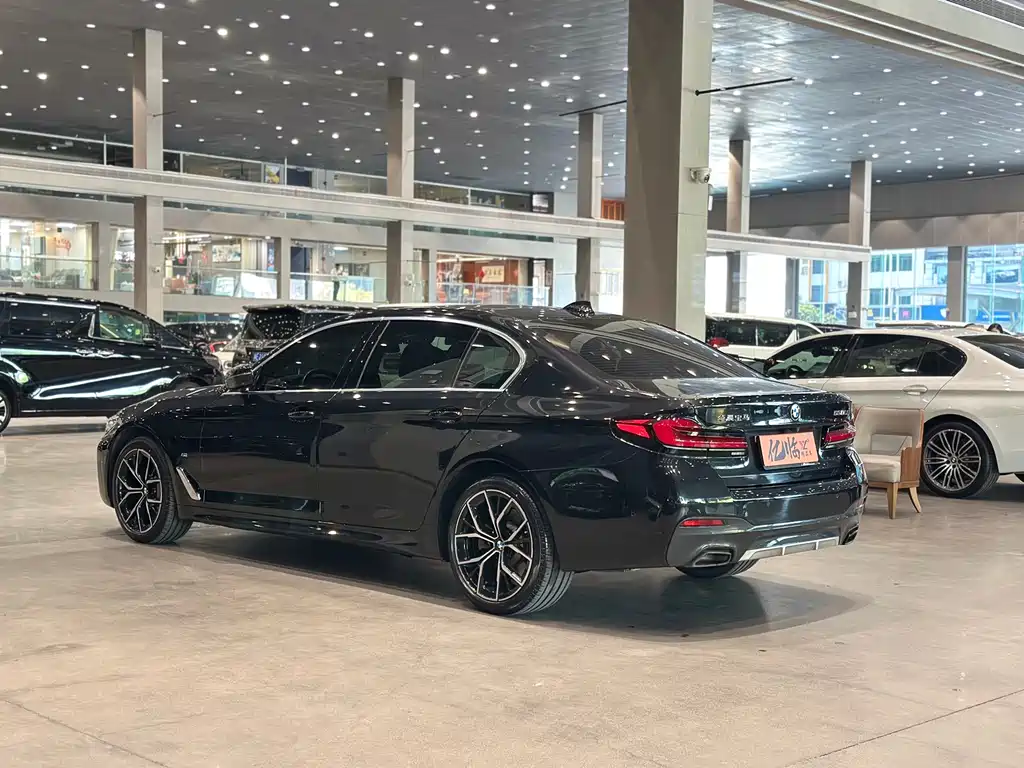 BMW 5 Series 2022 Facelift Three 530Li Exclusive M Sports Package купить на сайте DeffCars