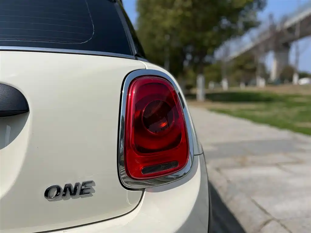 MINI 2018 1.5T ONE PLUS купить на сайте DeffCars