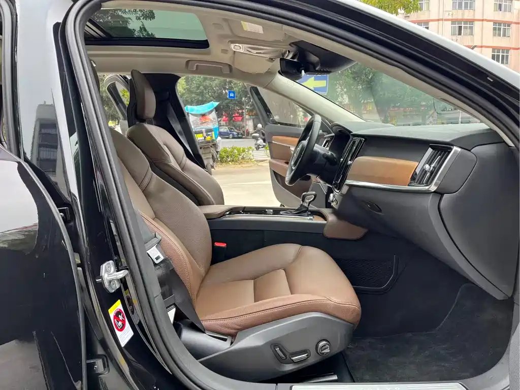 Volvo S90 2018 T5 Zhiya Edition купить на сайте DeffCars