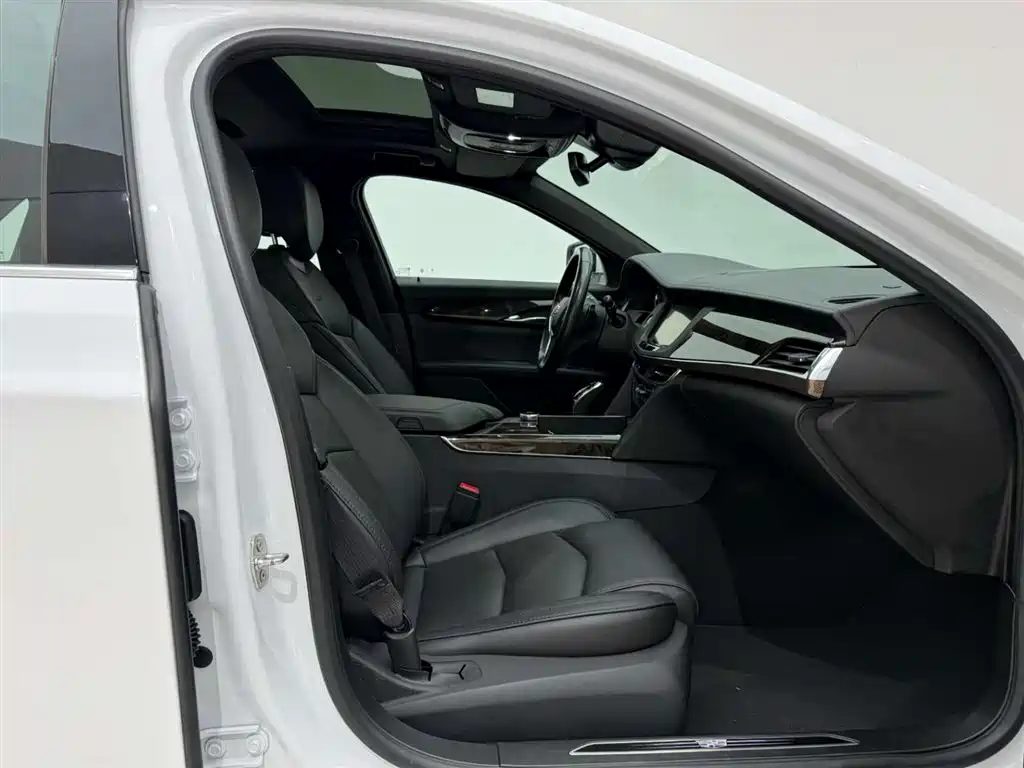 Cadillac CT6 2022 28T luxury model купить на сайте DeffCars