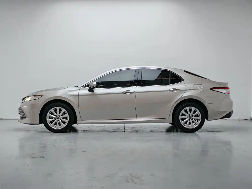 Camry 2019 2.0G Deluxe Edition National VI купить на сайте DeffCars