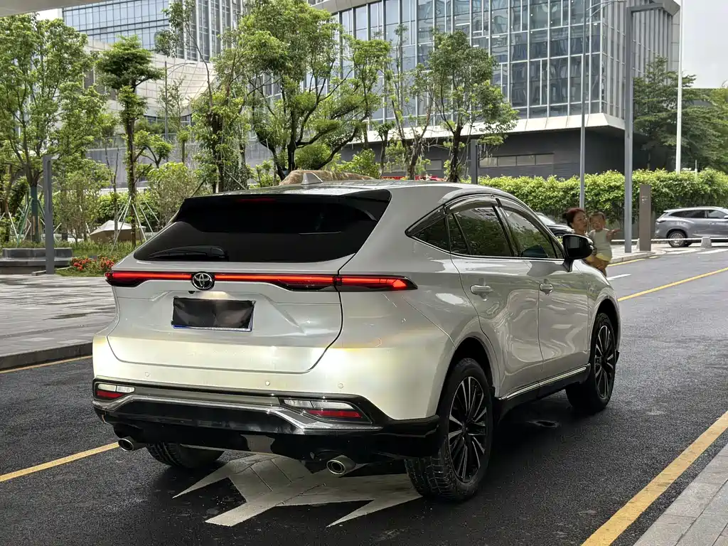Vesa 2022 2.0L CVT two-wheel drive premium version купить на сайте DeffCars