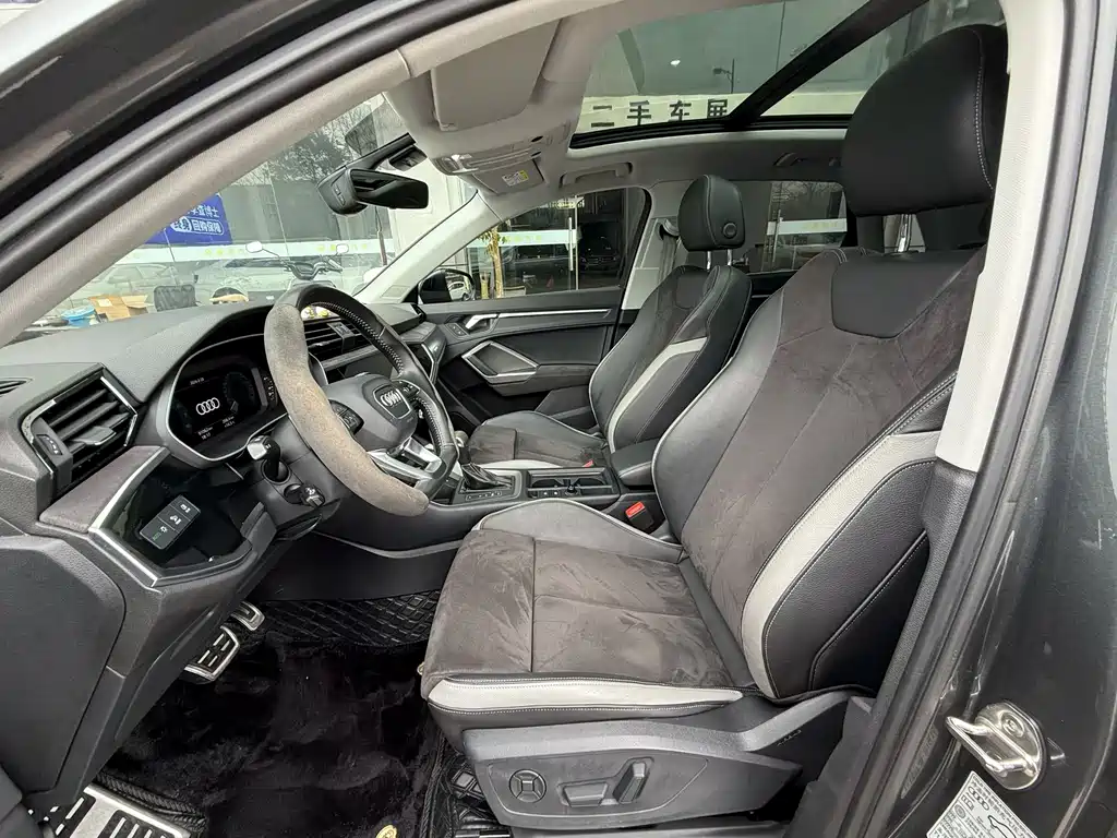 Audi Q3 2019 40 TFSI quattro fashionable and dynamic купить на сайте DeffCars