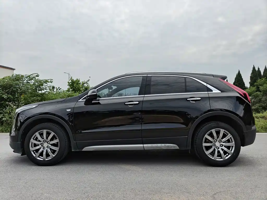 Cadillac XT4 2020 28T two-wheel drive leading model купить на сайте DeffCars