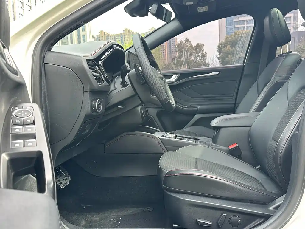 Focus 2021 Hatchback EcoBoost 180 Automatic ST Line купить на сайте DeffCars