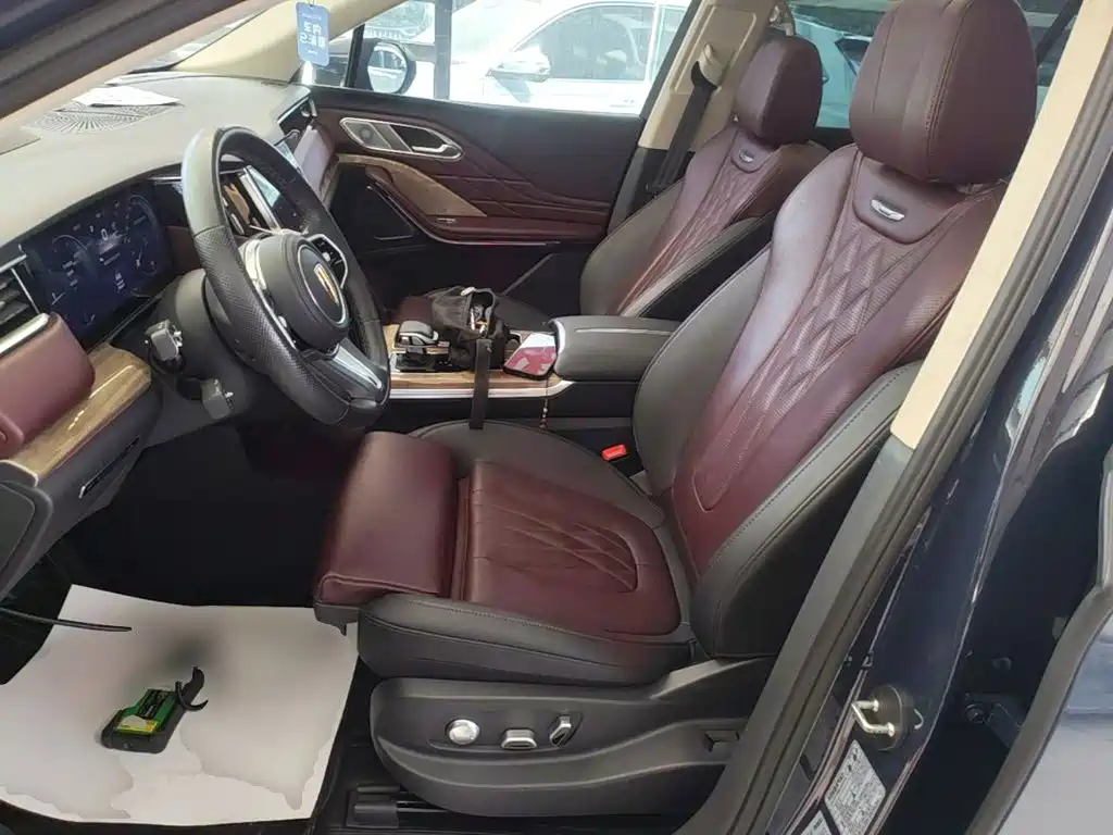 Hongqi HS7 2023 2.0T automatic four-wheel drive flag collar version, six seats купить на сайте DeffCars