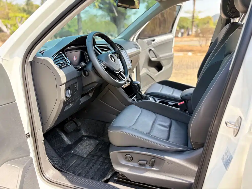 Tiguan L 2021 330TSI automatic two-wheel drive smart version купить на сайте DeffCars