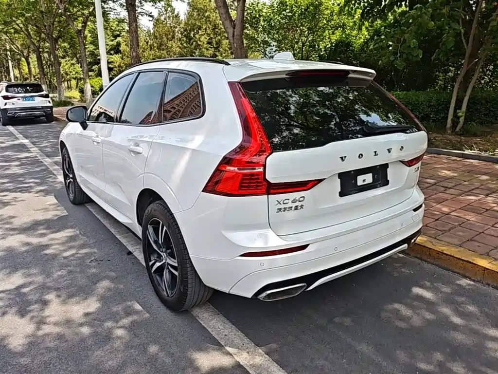 Volvo XC60 2021 T5 four-wheel drive Zhiyuan Sport Edition купить на сайте DeffCars