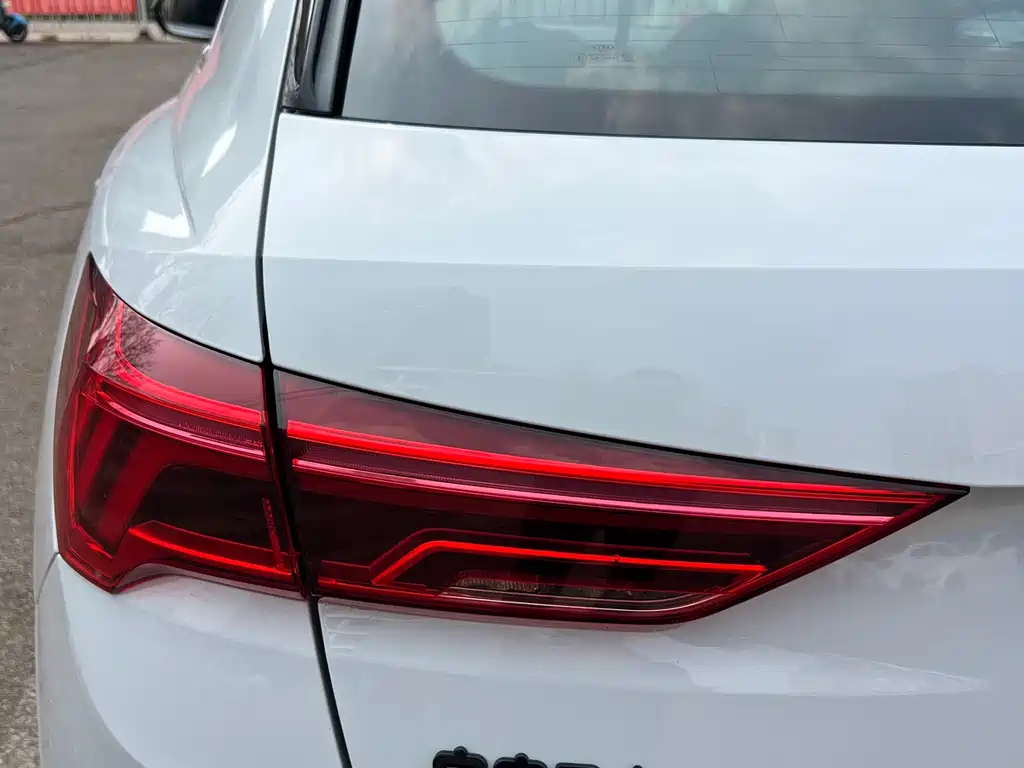 Audi Q3 2022 35 TFSI Fashionable and Dynamic купить на сайте DeffCars