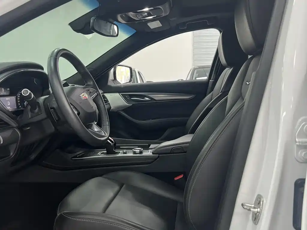 Cadillac CT5 2021 28T luxury model купить на сайте DeffCars