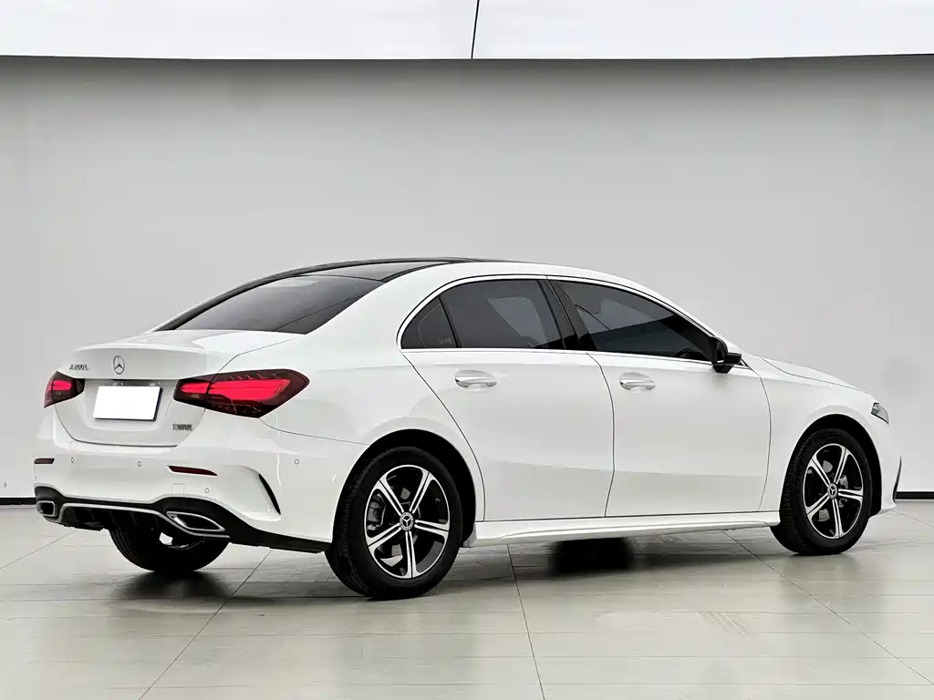 Mercedes-Benz A-Class 2024 A 200 L Fashion купить на сайте DeffCars