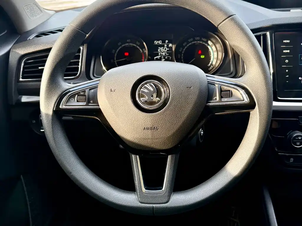 Komic 2021 GT TSI230 DSG flagship version купить на сайте DeffCars