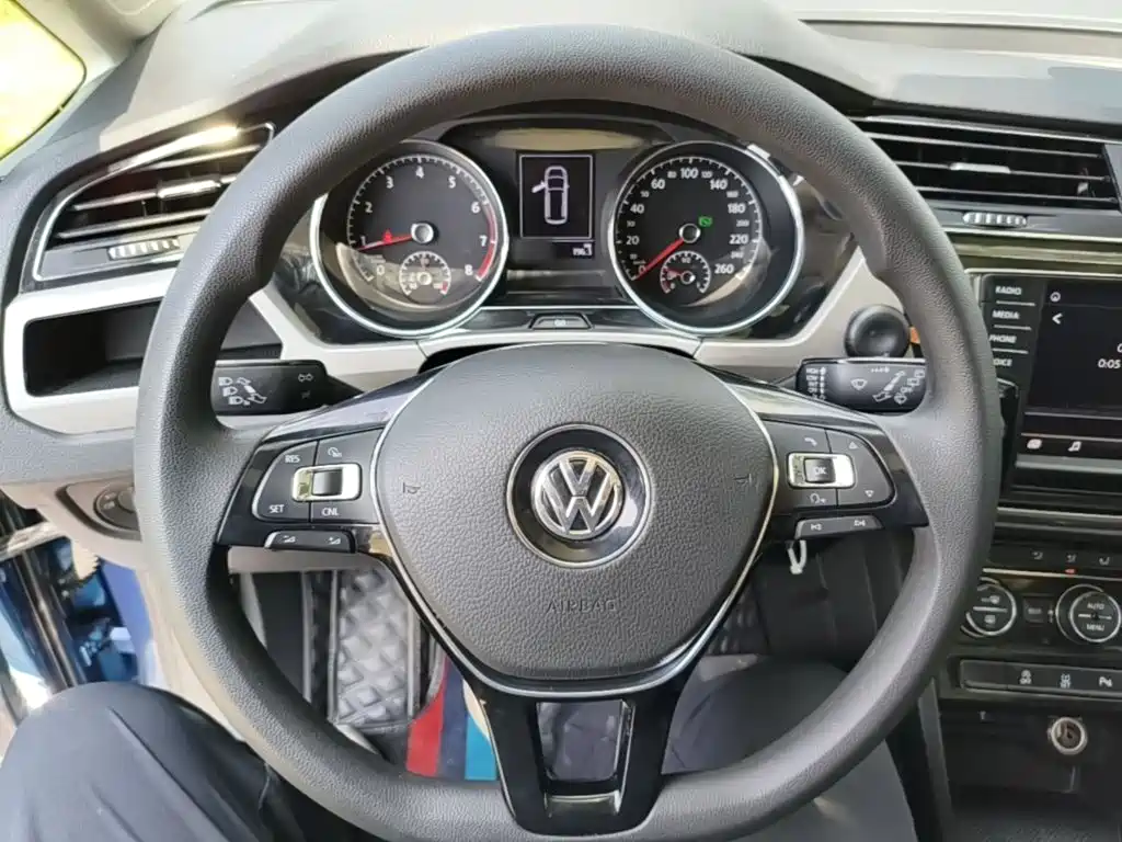 Touran 2018 TouranL 280TSI DSG Comfort Edition 7 Seater Country V купить на сайте DeffCars