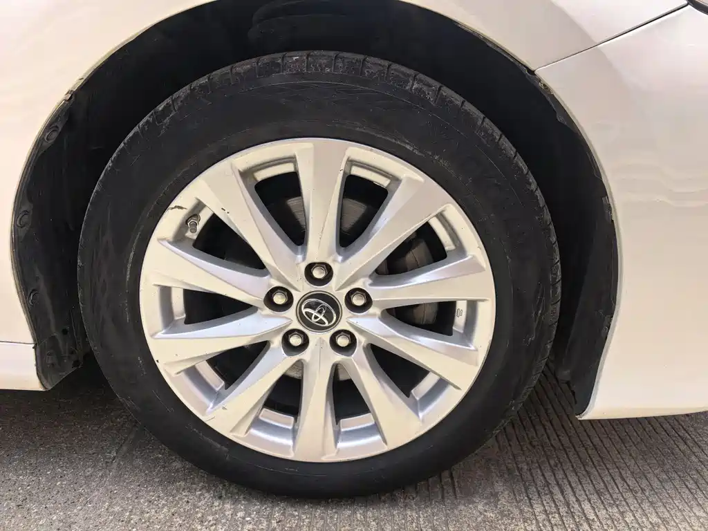 Camry 2018 2.0G Deluxe Edition купить на сайте DeffCars
