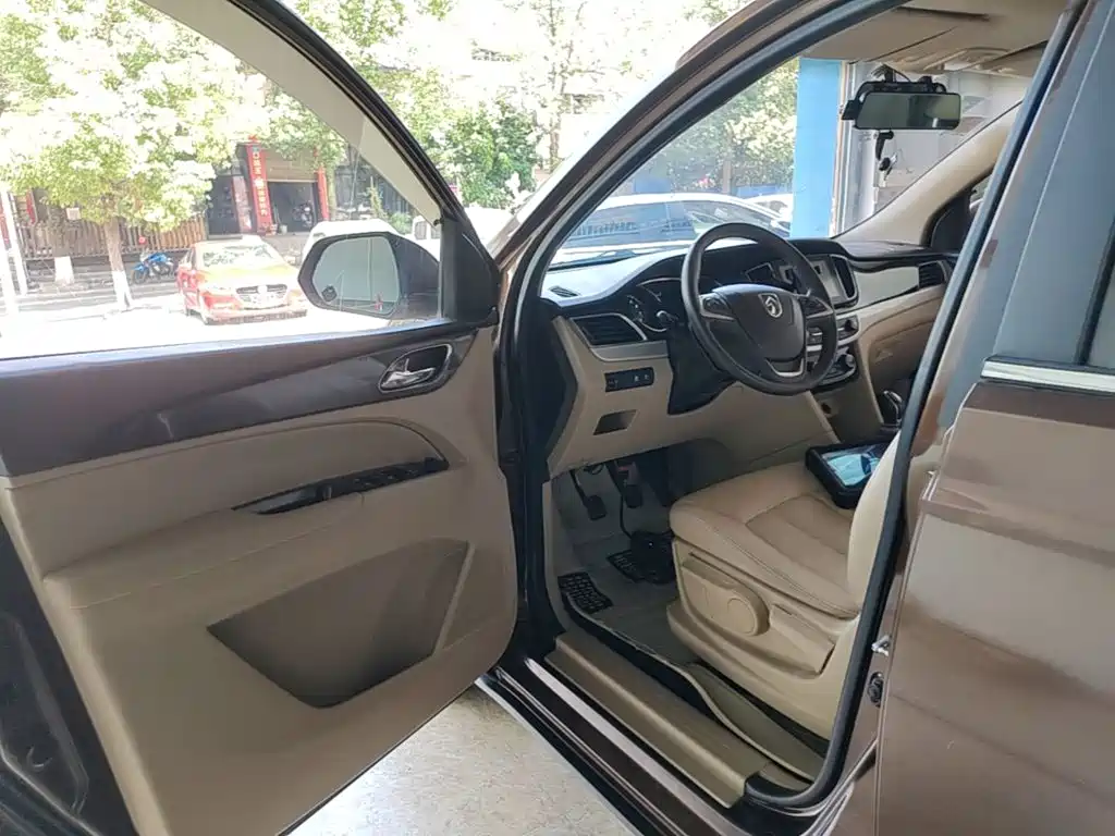 Baojun 730 2016 1.8L Manual Luxury 7 Seater купить на сайте DeffCars
